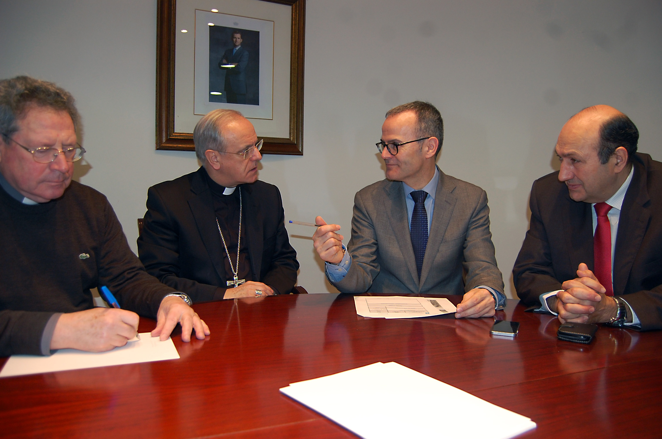Xesús Vázquez Abad en su reunión con el obispo de Ourense