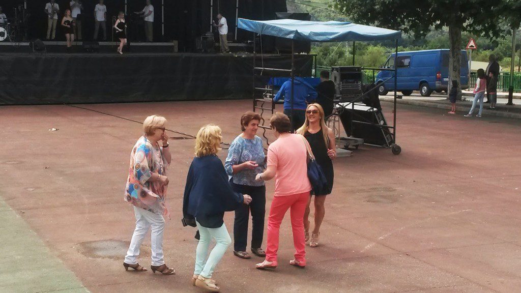 bailando en a rua vella