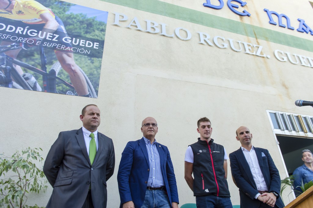 Homenaxe ao ciclista Pablo Rodríguez, en Maceda, pola súa traxectoria deportiva