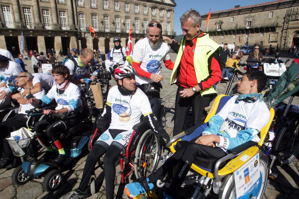 O vicepresidente, Alfonso Rueda, acompaar os integrantes da iniciativa ÔDiscaminoÕ na sa ltima etapa de Silleda ao Obradoiro en bicicleta