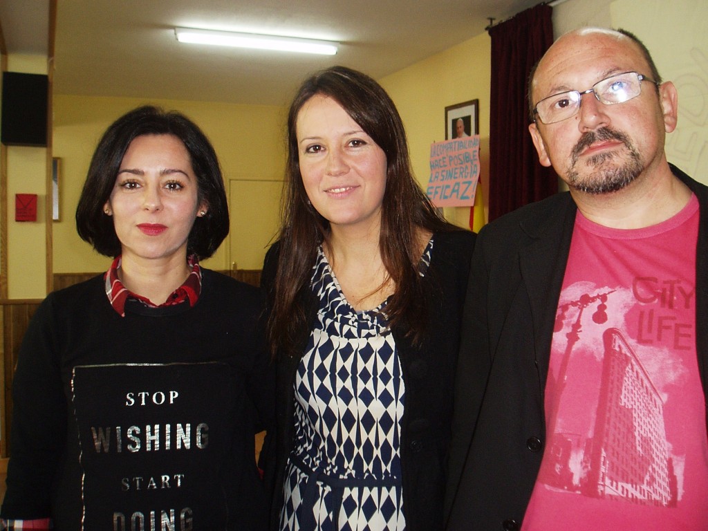 Marta González (abogada), Margarita Camba (psicóloga)  y Oscar López (educador)