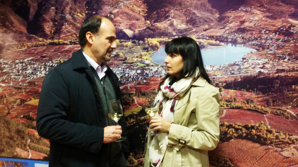 La alcaldesa de A Rúa, María Albert y el director de Autoneum