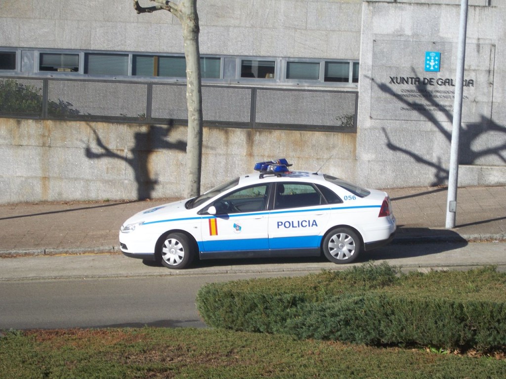 «Vehículo Policía Autonómica Galega» O pimpín 