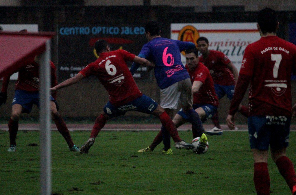 Adil y Borja presionando a Lamelas