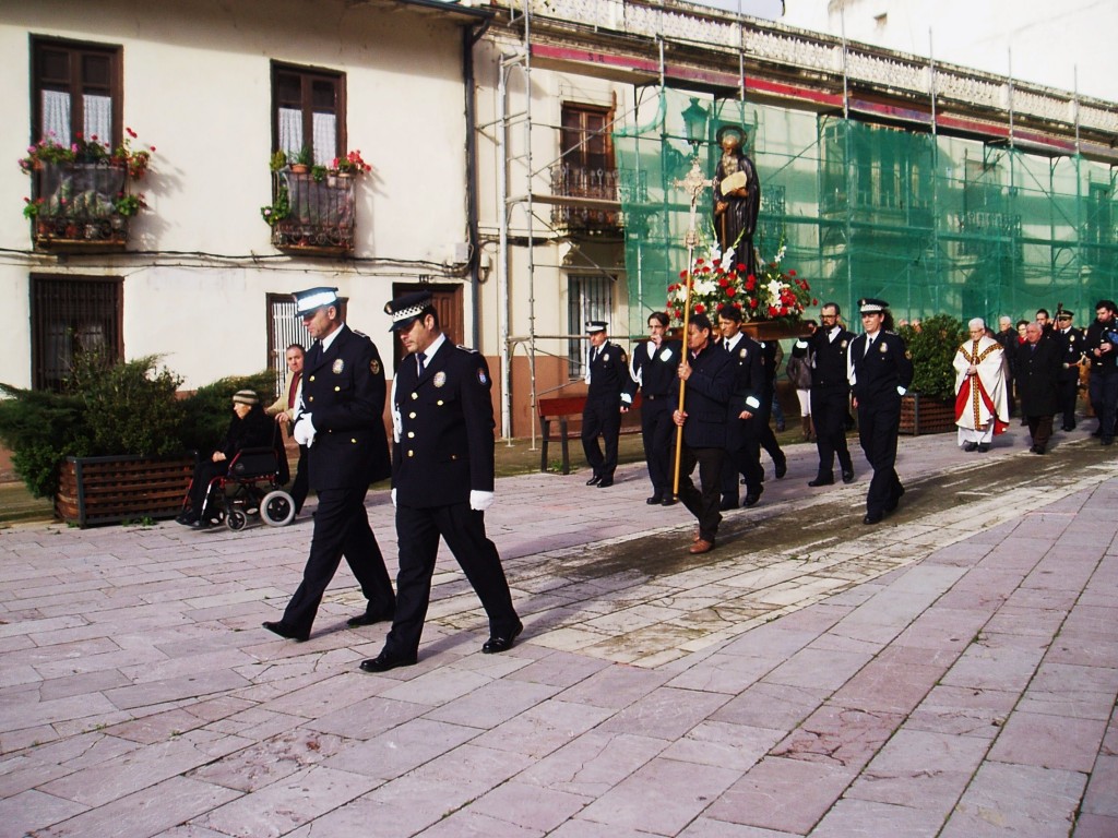 La procesión a su paso por la Plaza
