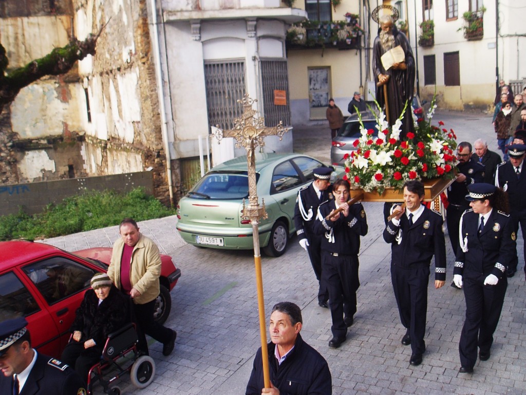 La procesión de San Mauro por el casco viejo