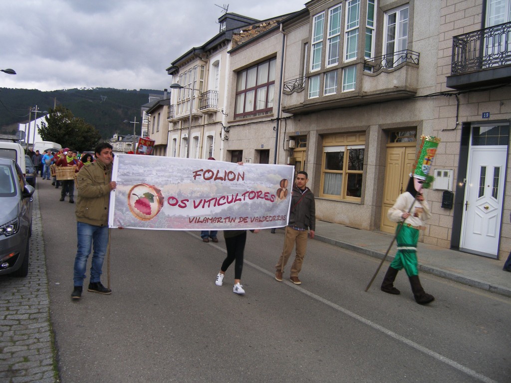 Folión en el desfile de Vilamartín