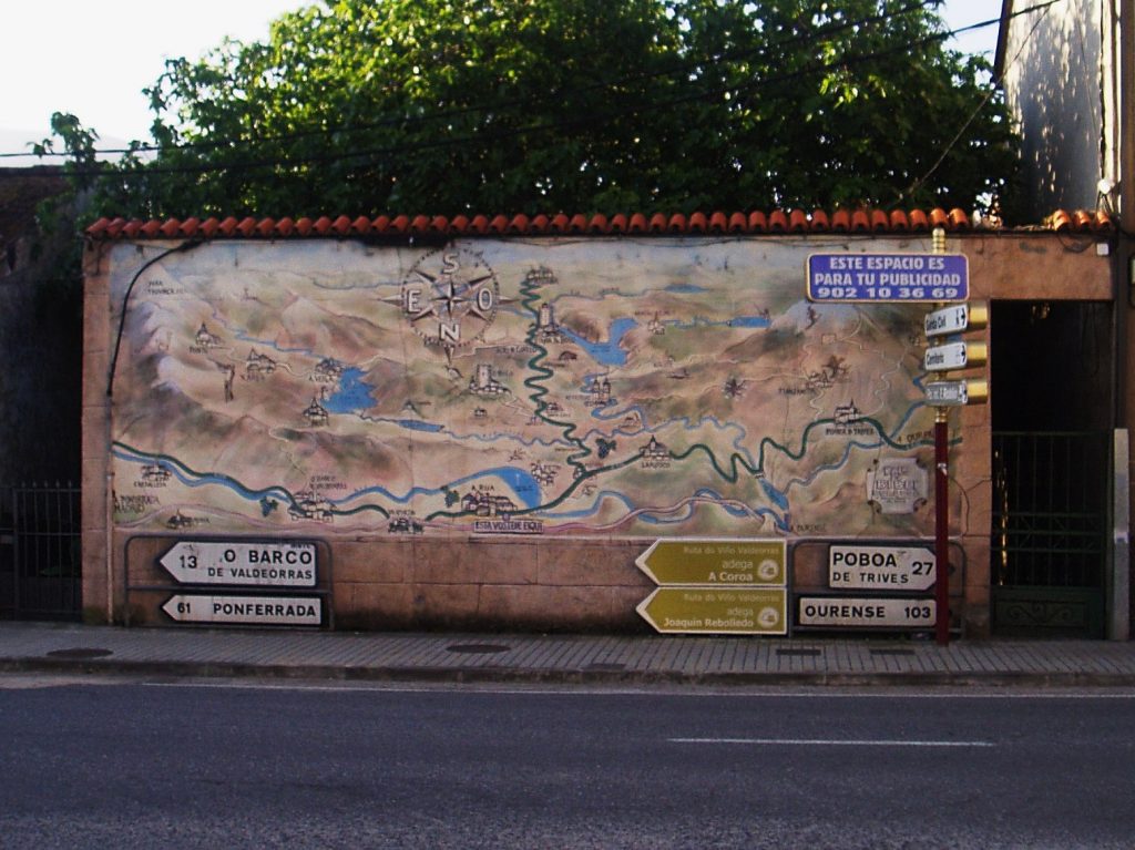 Mapa-mural en la travesía de A Rúa