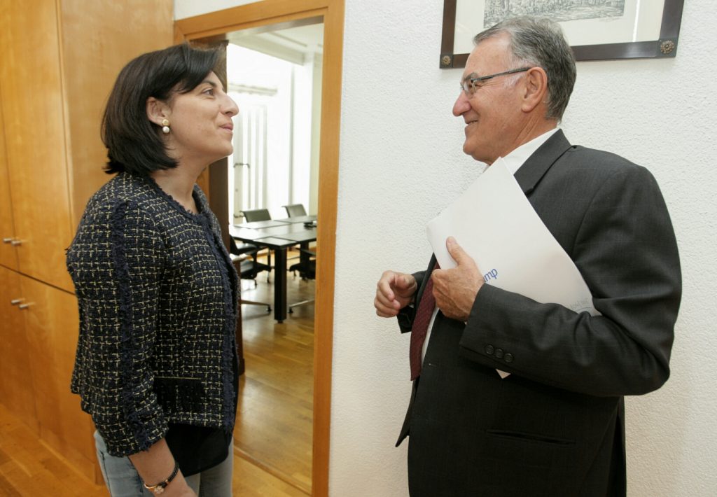 Ángeles Vázquez (conselleira de Medio Rural ) y Alfredo García (Presidente de la Fegamp y alcalde de O Barco de Valdeorras)