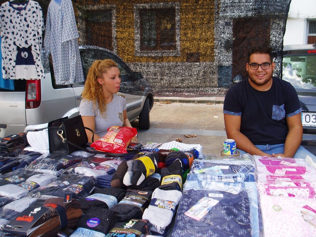 Dos vendedores ambulantes en Vilamartín