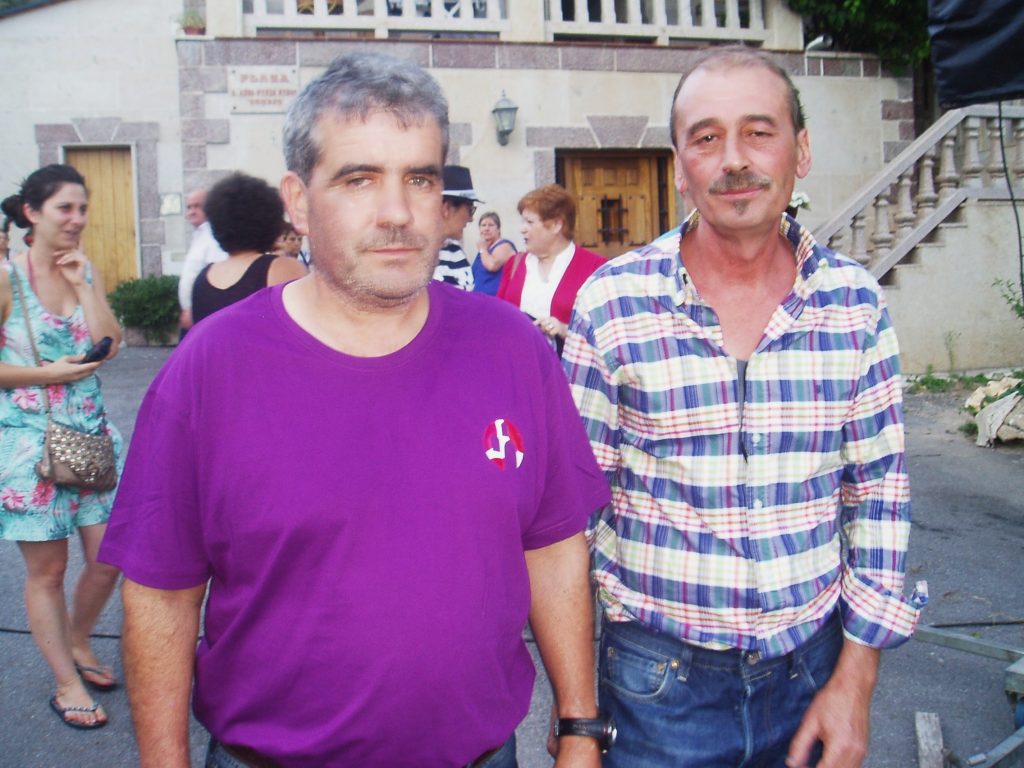 Tito y el presidente de la Asociación de Coveiros, Manuel Ferrer