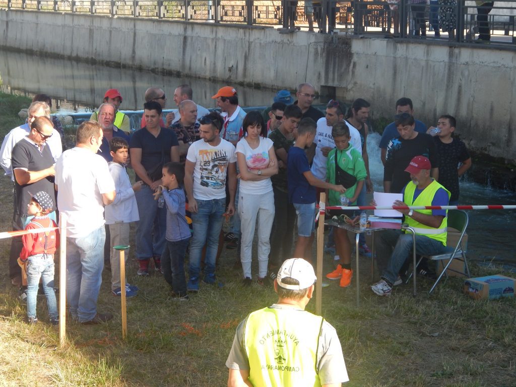 Esperando turno para probar la puntería
