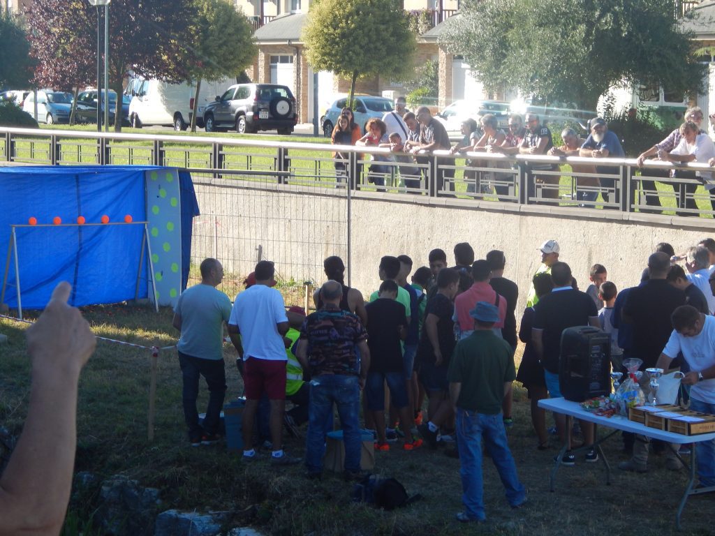 Señalando donde hay que dar