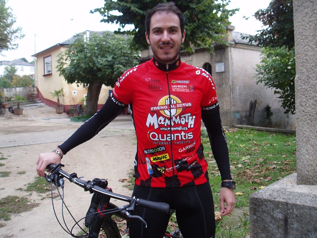 Pablo Diéguez Cerdeira con su bicicleta