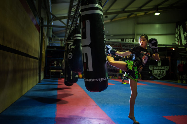 Blanca Romero preparándose para ir al Mundial de Muay Thai