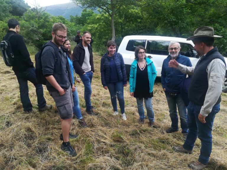 Una imagen de los voluntarios que participan en las excavaciones en busca del primer monasterio fundado por San Fructuoso